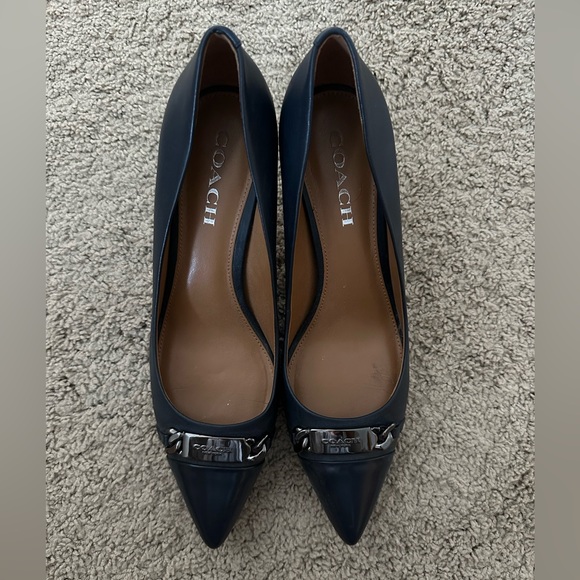 Navy Coach Bowery Pointed Heel, size 9.5 - Picture 2 of 4